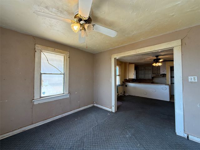 1112 County Road Y, Plainview, TX 79072