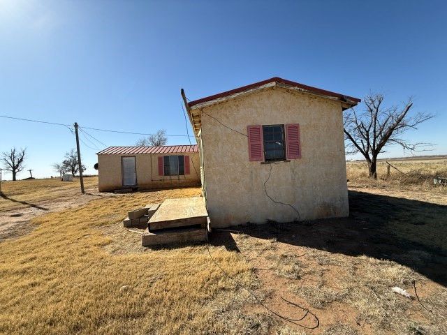 1112 County Road Y, Plainview, TX 79072