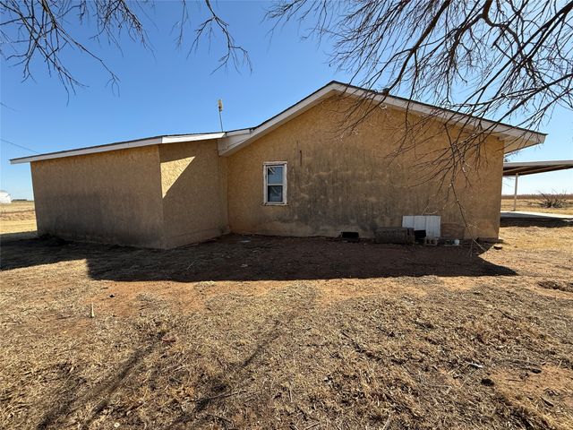 1112 County Road Y, Plainview, TX 79072