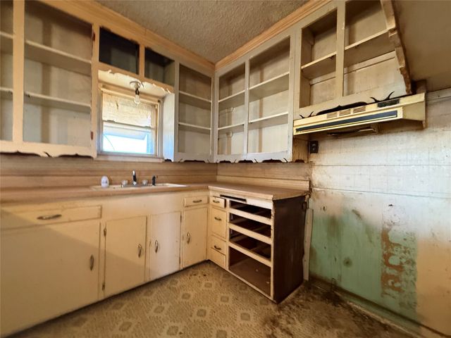 1112 County Road Y, Plainview, TX 79072