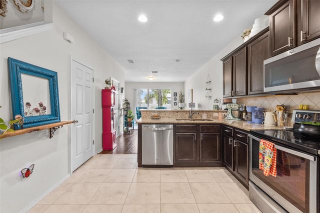 4741 WHITE SANDERLING COURT, Tampa, FL 33619