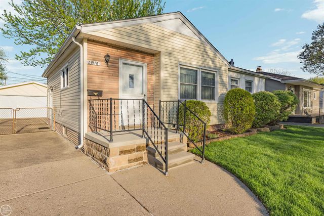 29116 Dembs Street, Roseville, MI 48066