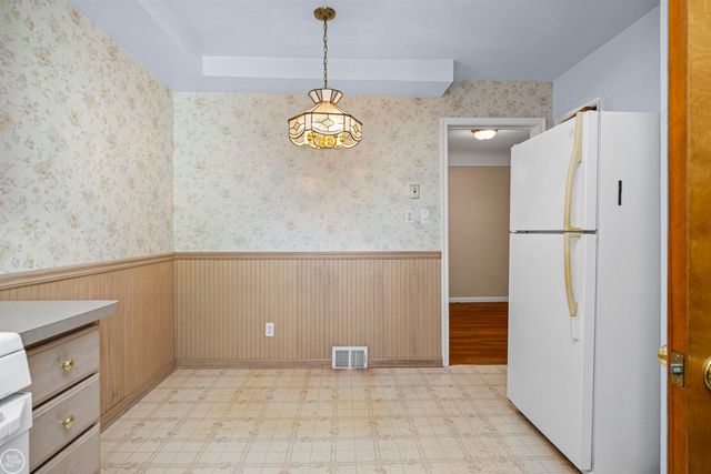 29116 Dembs Street, Roseville, MI 48066