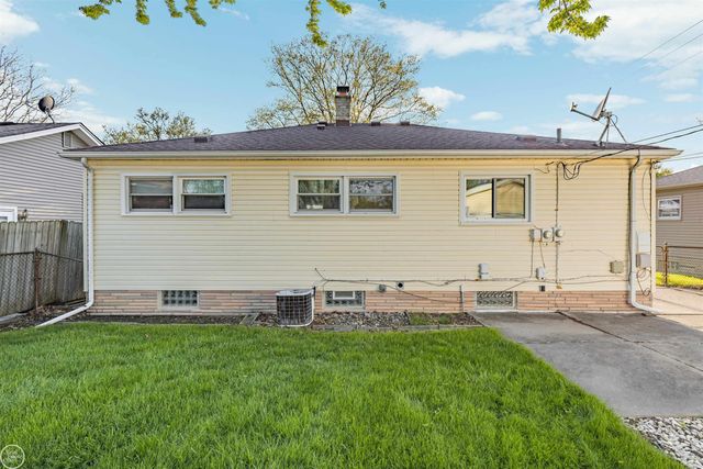29116 Dembs Street, Roseville, MI 48066