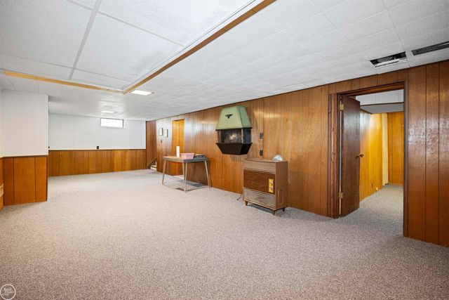 29116 Dembs Street, Roseville, MI 48066