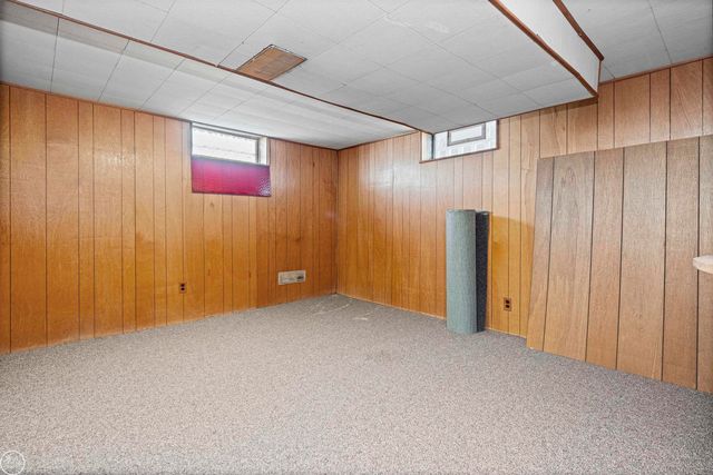 29116 Dembs Street, Roseville, MI 48066