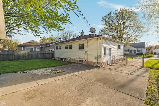 29116 Dembs Street, Roseville, MI 48066