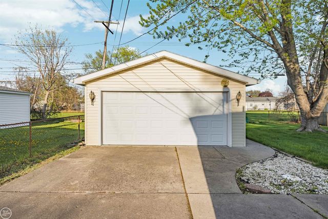 29116 Dembs Street, Roseville, MI 48066