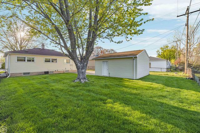 29116 Dembs Street, Roseville, MI 48066