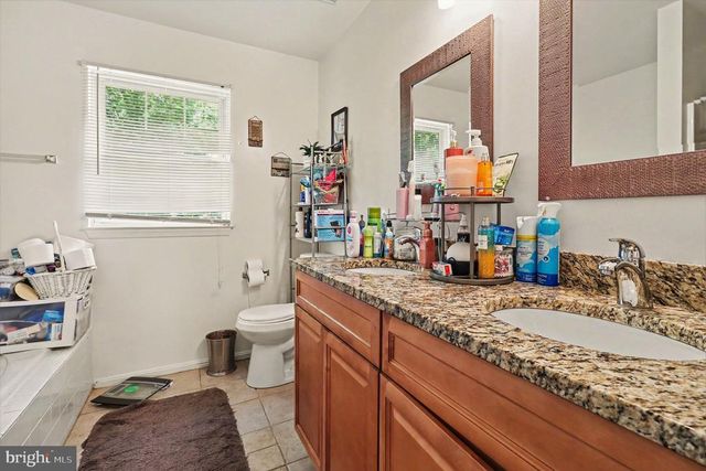2402 RUFFIN DR, Fredericksburg, VA 22408