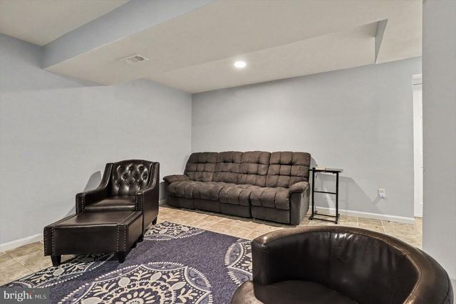 2402 RUFFIN DR, Fredericksburg, VA 22408
