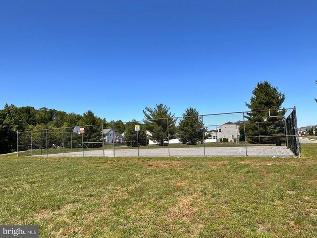 2402 RUFFIN DR, Fredericksburg, VA 22408