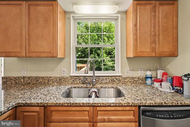 2402 RUFFIN DR, Fredericksburg, VA 22408