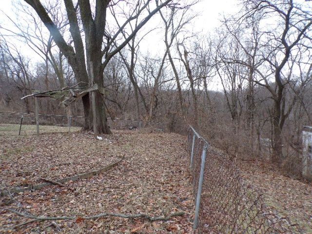 26 Blue Grass Court, Davenport, IA 52802