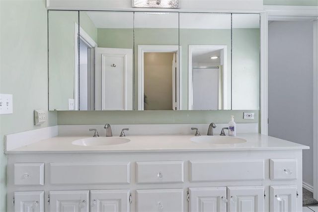 2013 Spirit Wood Lane, Edmond, OK 73025
