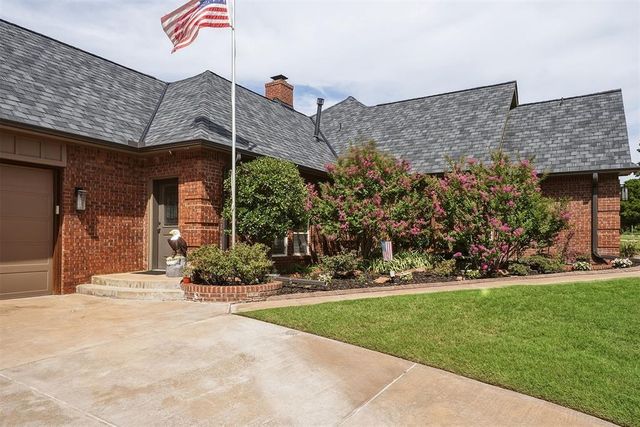 2013 Spirit Wood Lane, Edmond, OK 73025