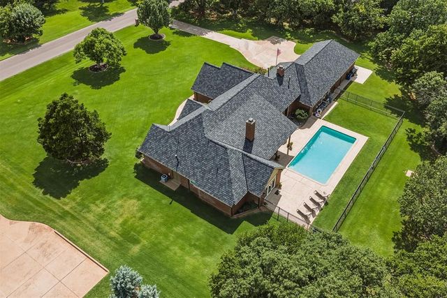 2013 Spirit Wood Lane, Edmond, OK 73025