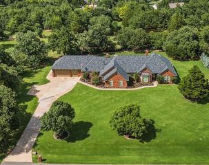 2013 Spirit Wood Lane, Edmond, OK 73025