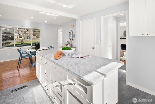 7037 NE 137th Street, Kirkland, WA 98034