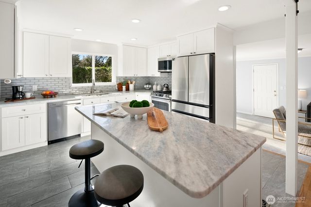 7037 NE 137th Street, Kirkland, WA 98034