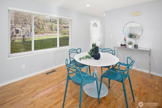 7037 NE 137th Street, Kirkland, WA 98034