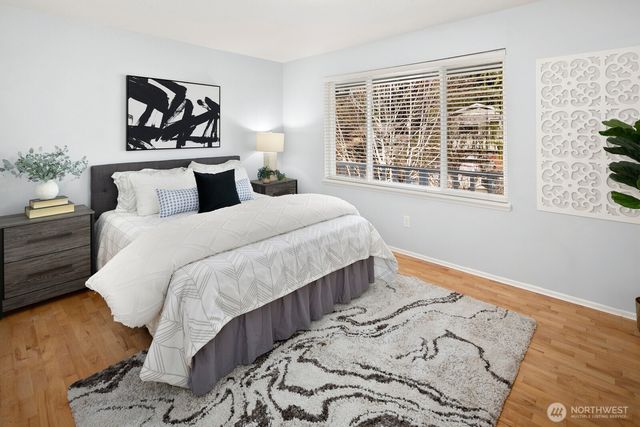 7037 NE 137th Street, Kirkland, WA 98034