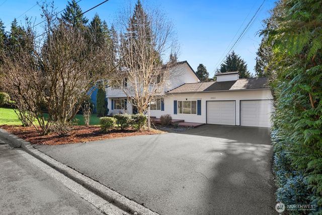 7037 NE 137th Street, Kirkland, WA 98034