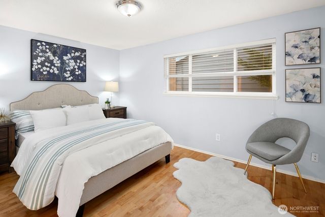 7037 NE 137th Street, Kirkland, WA 98034