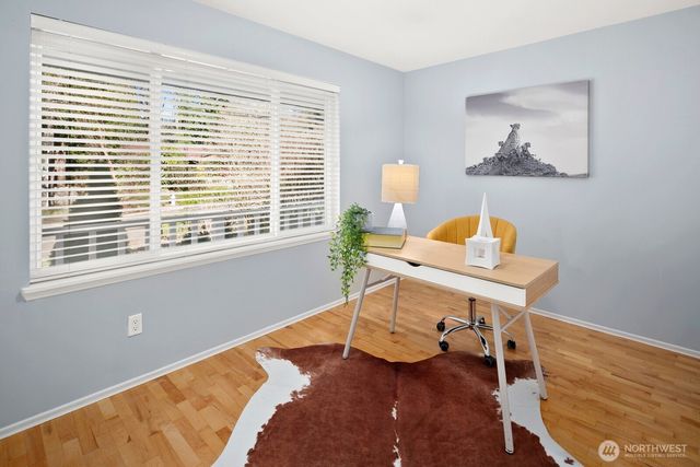 7037 NE 137th Street, Kirkland, WA 98034