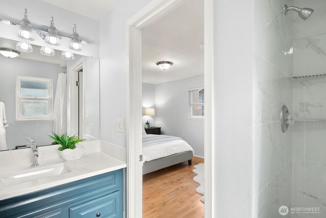 7037 NE 137th Street, Kirkland, WA 98034