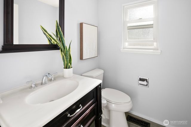 7037 NE 137th Street, Kirkland, WA 98034