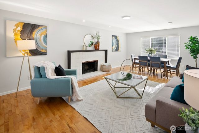 7037 NE 137th Street, Kirkland, WA 98034