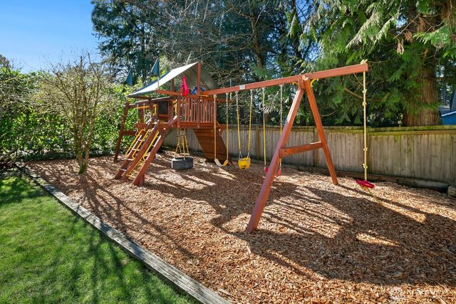 7037 NE 137th Street, Kirkland, WA 98034