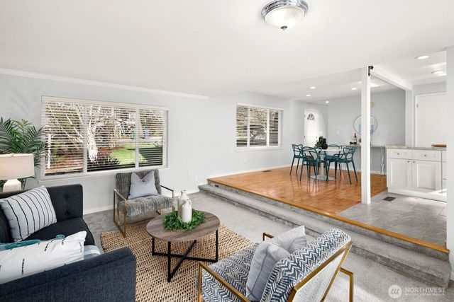 7037 NE 137th Street, Kirkland, WA 98034