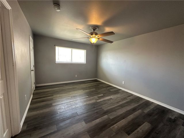 2563 Live Oak St, Ingleside, TX 78362