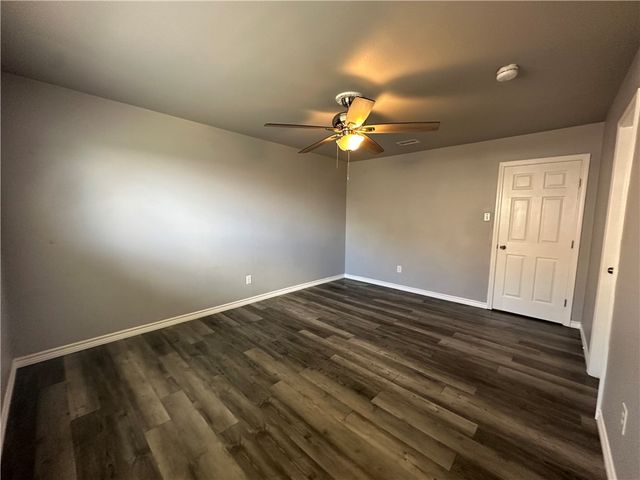 2563 Live Oak St, Ingleside, TX 78362