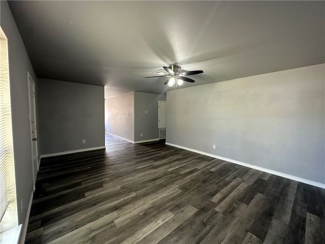 2563 Live Oak St, Ingleside, TX 78362