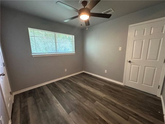 2563 Live Oak St, Ingleside, TX 78362
