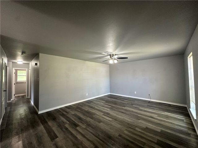 2563 Live Oak St, Ingleside, TX 78362