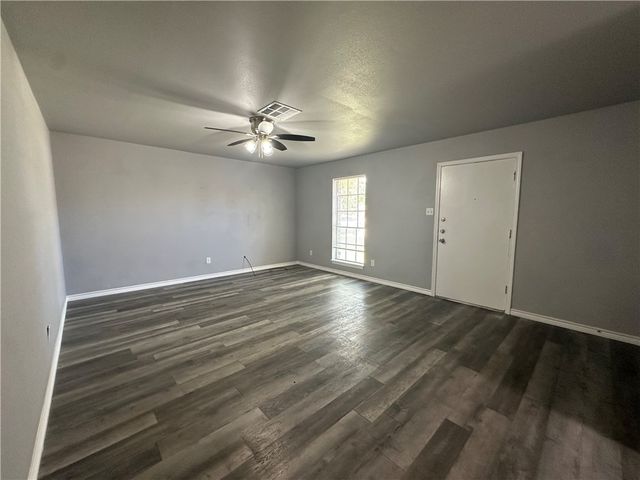2563 Live Oak St, Ingleside, TX 78362