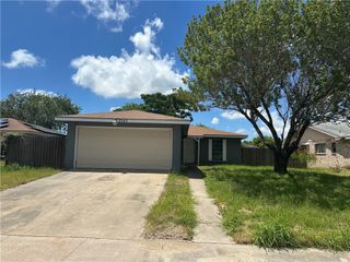 2563 Live Oak St, Ingleside, TX 78362