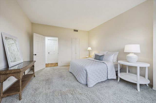 2001 Holcombe Boulevard 504, Houston, TX 77030