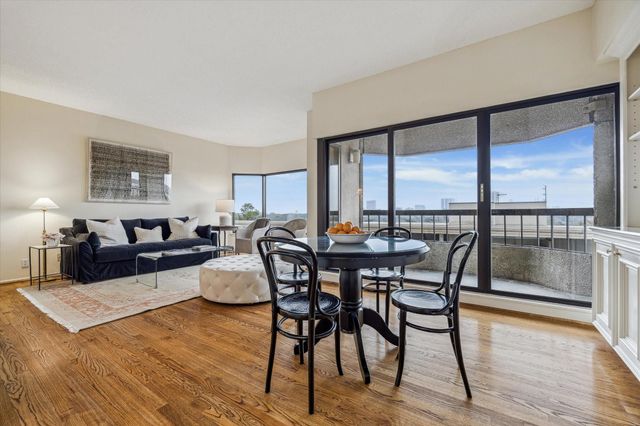 2001 Holcombe Boulevard 504, Houston, TX 77030