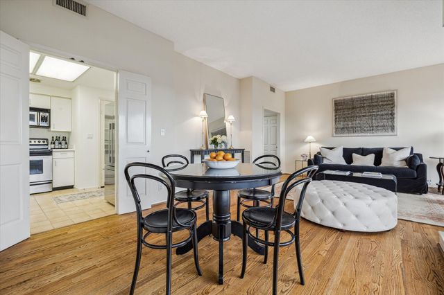 2001 Holcombe Boulevard 504, Houston, TX 77030