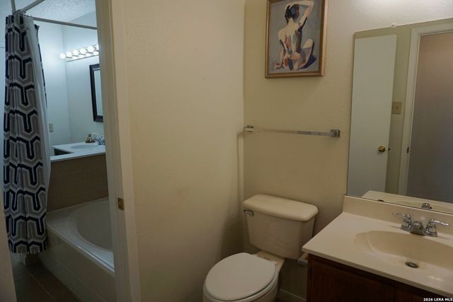 8435 FOREST RIDGE DR, San Antonio, TX 78239