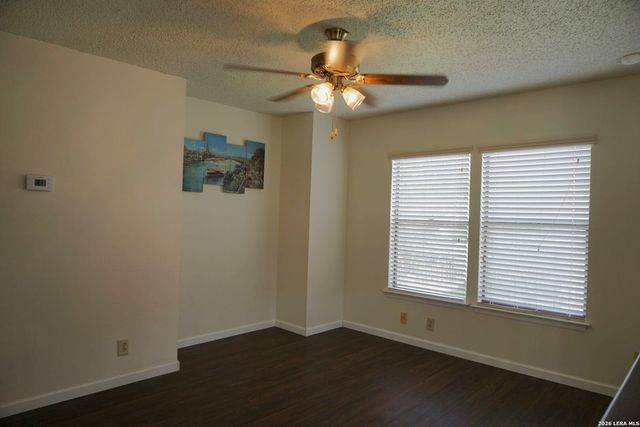 8435 FOREST RIDGE DR, San Antonio, TX 78239