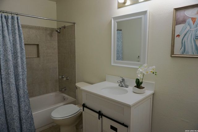 8435 FOREST RIDGE DR, San Antonio, TX 78239
