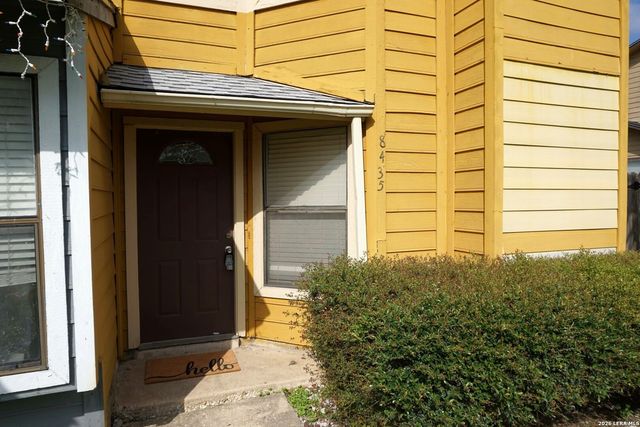 8435 FOREST RIDGE DR, San Antonio, TX 78239