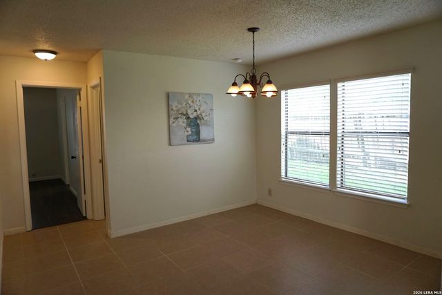 8435 FOREST RIDGE DR, San Antonio, TX 78239