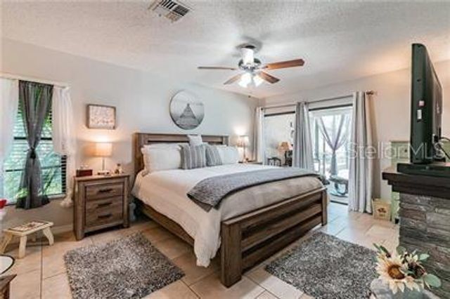 14021 ELLESMERE DRIVE, Tampa, FL 33624